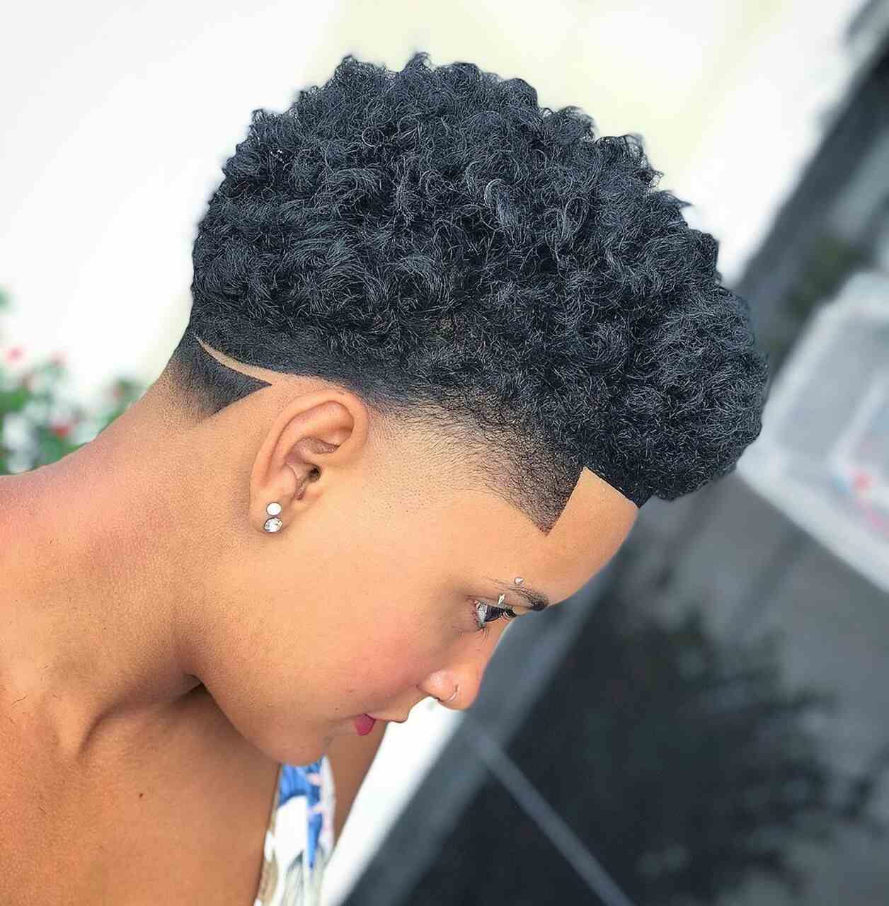 alisamento químico cabelo crespo curto