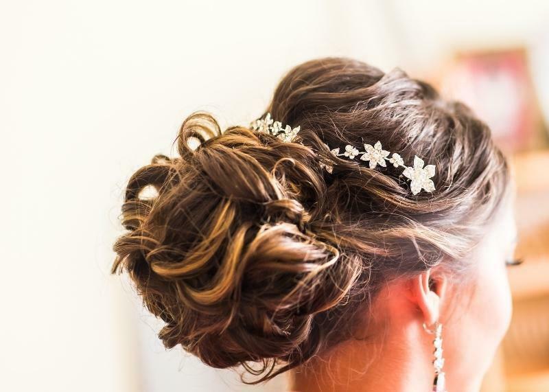 penteado daminha cacheado dia a dia