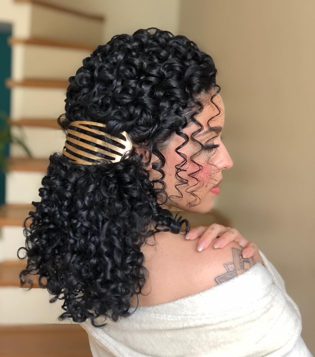 penteados para cabelo cacheado para festa