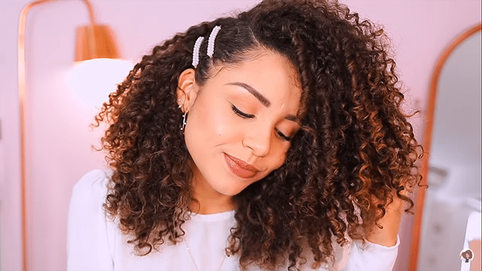penteados para cabelo cacheado curto
