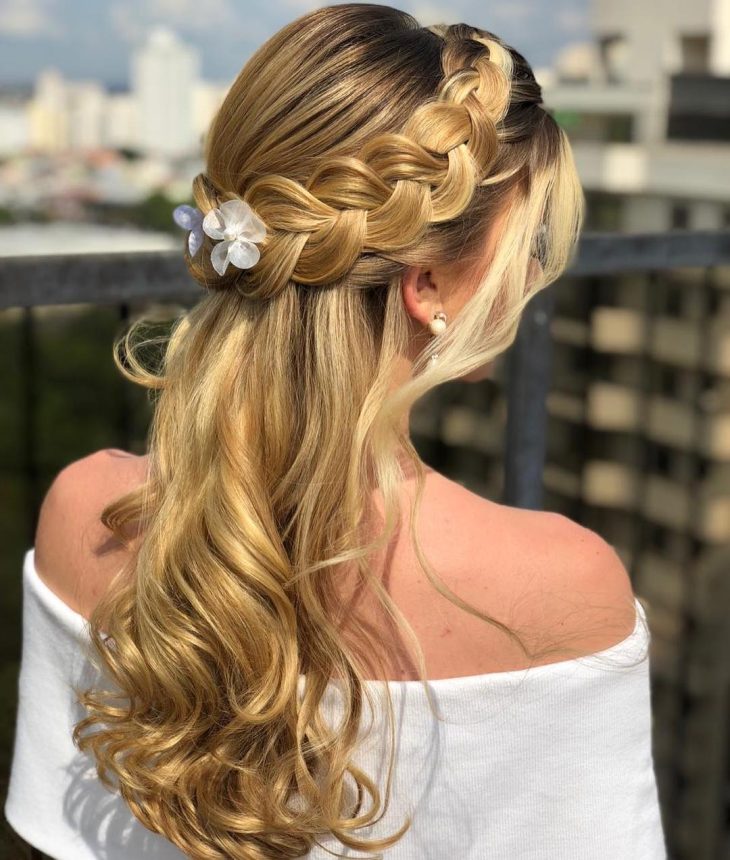 penteado 15 anos cabelo liso com ondas nas pontas