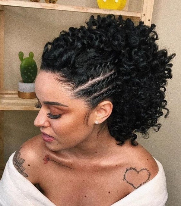 penteado coque baixo cabelo cacheado curto casamento