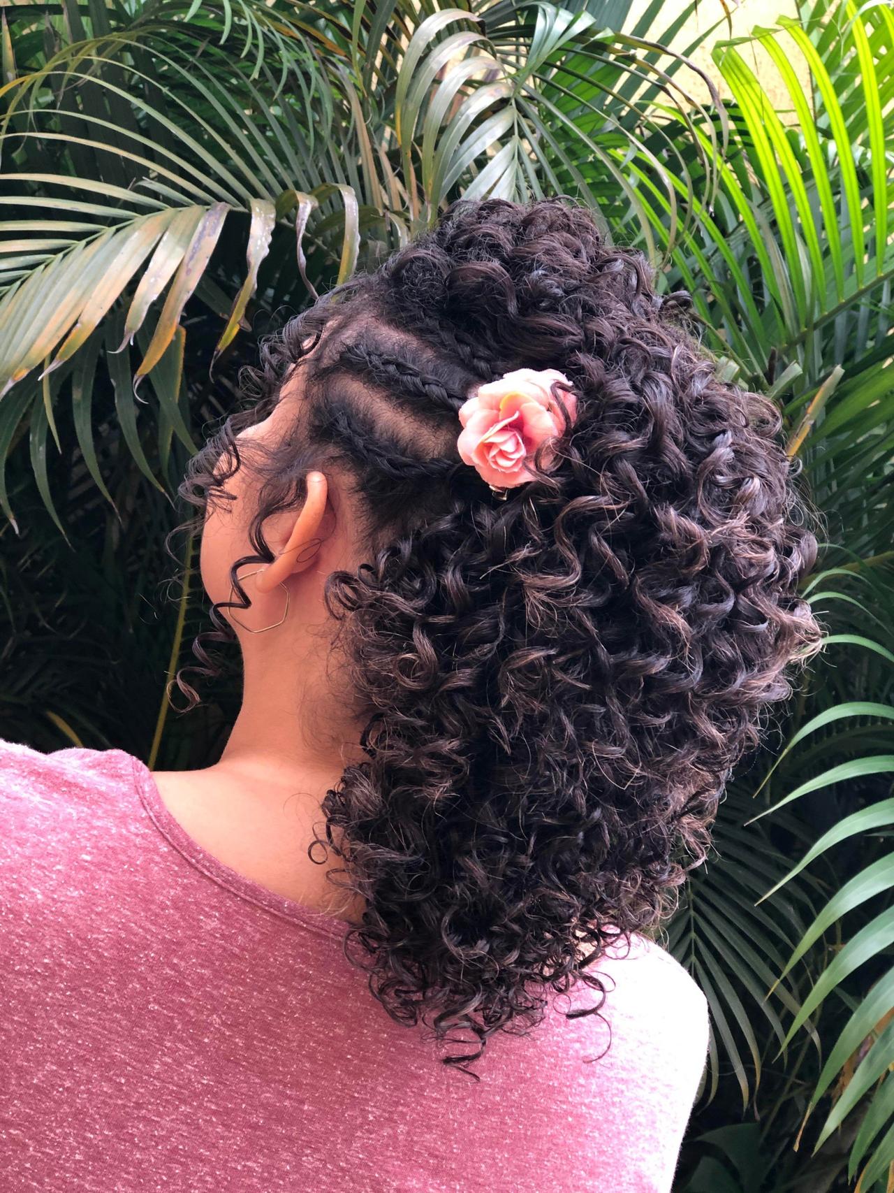 penteado casamento cabelo cacheado curto convidada