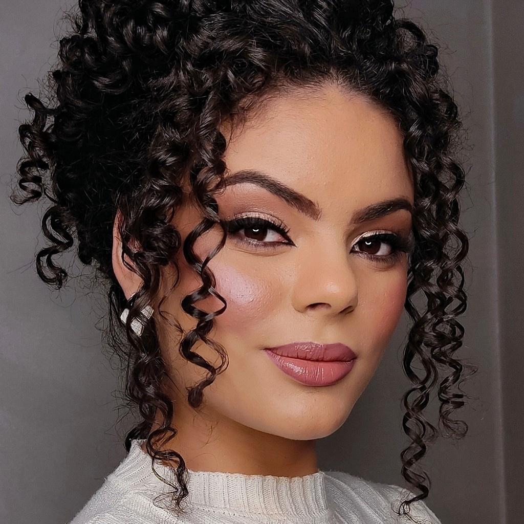 penteados para cabelo curto cacheado solto