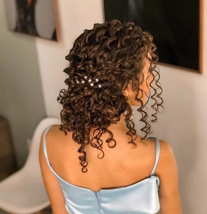 penteado semipreso cabelo cacheado curto casamento