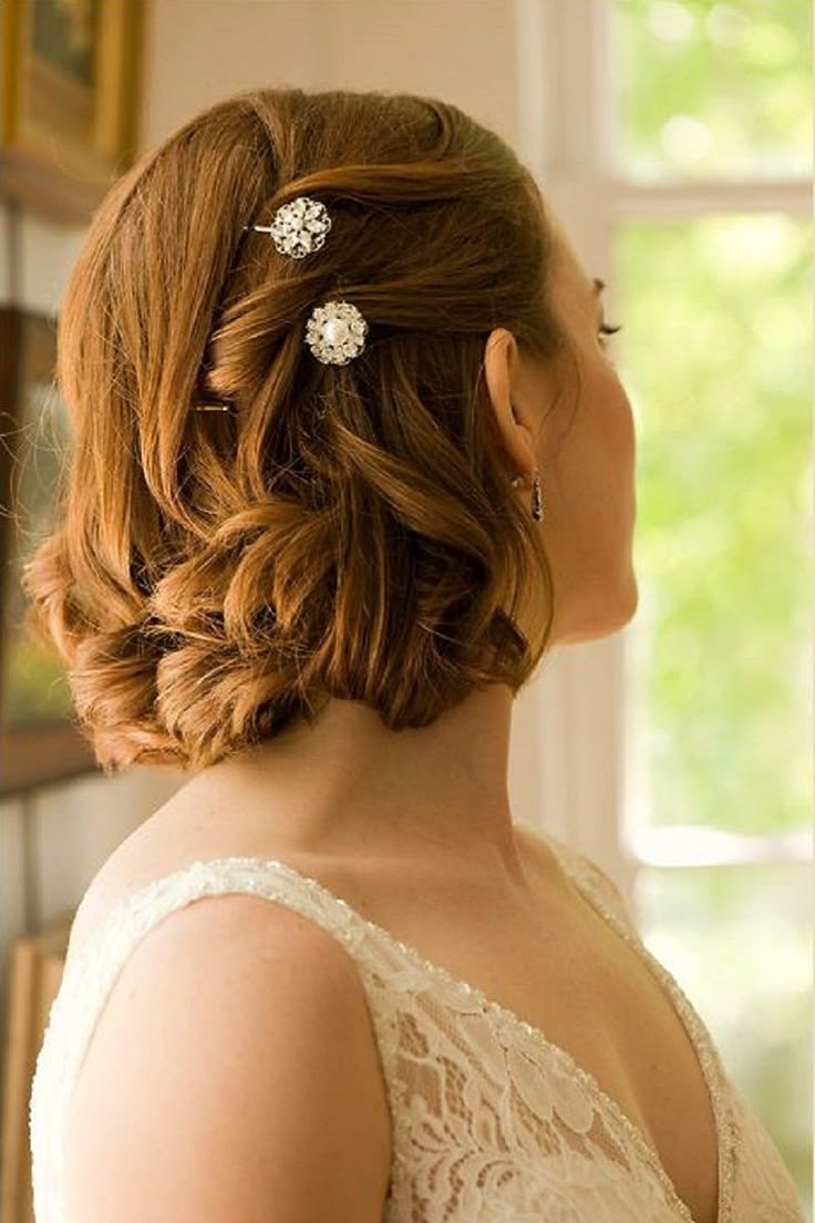 penteados para casamento cabelo curto madrinha