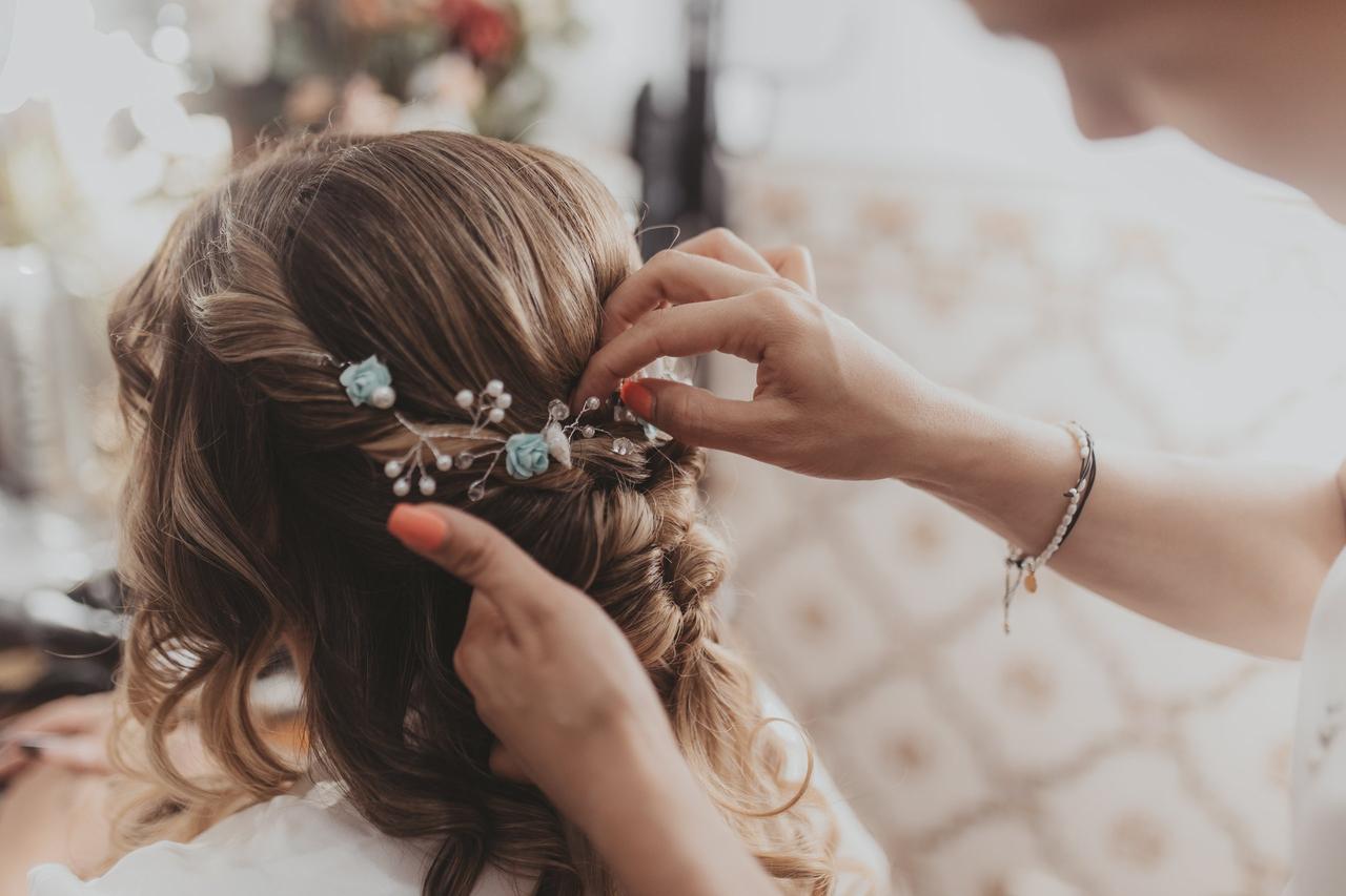 penteados para casamento cabelo curto madrinha