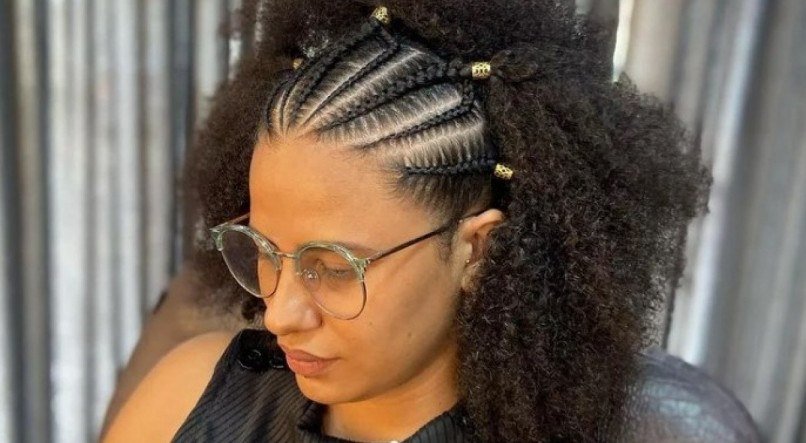 penteado fácil com trança para cabelo cacheado