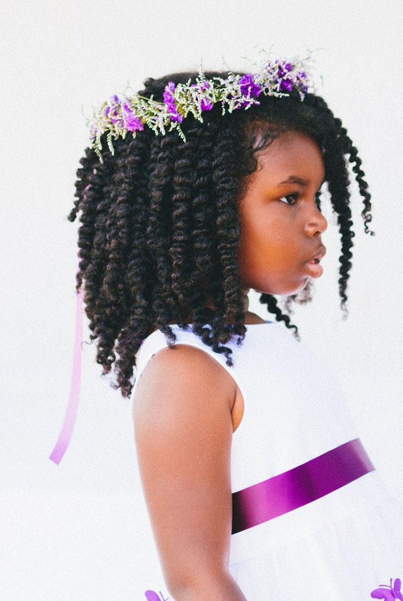 como fazer penteado daminha cabelo cacheado