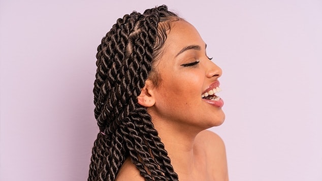 penteado com trança lateral