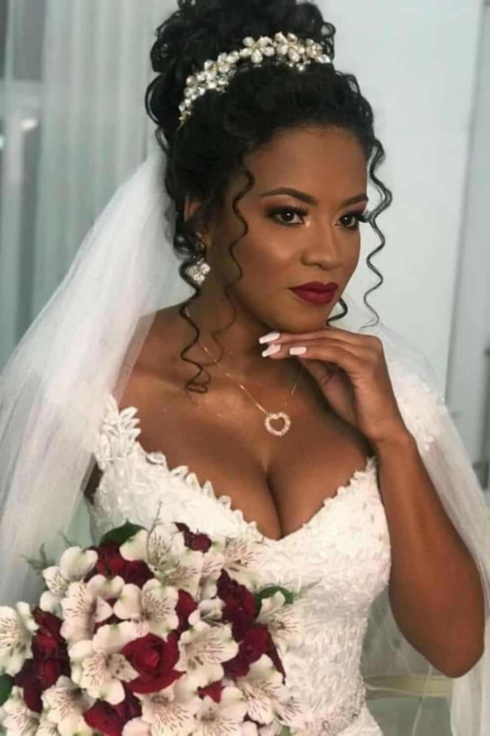 penteado noiva cabelo curto cacheado