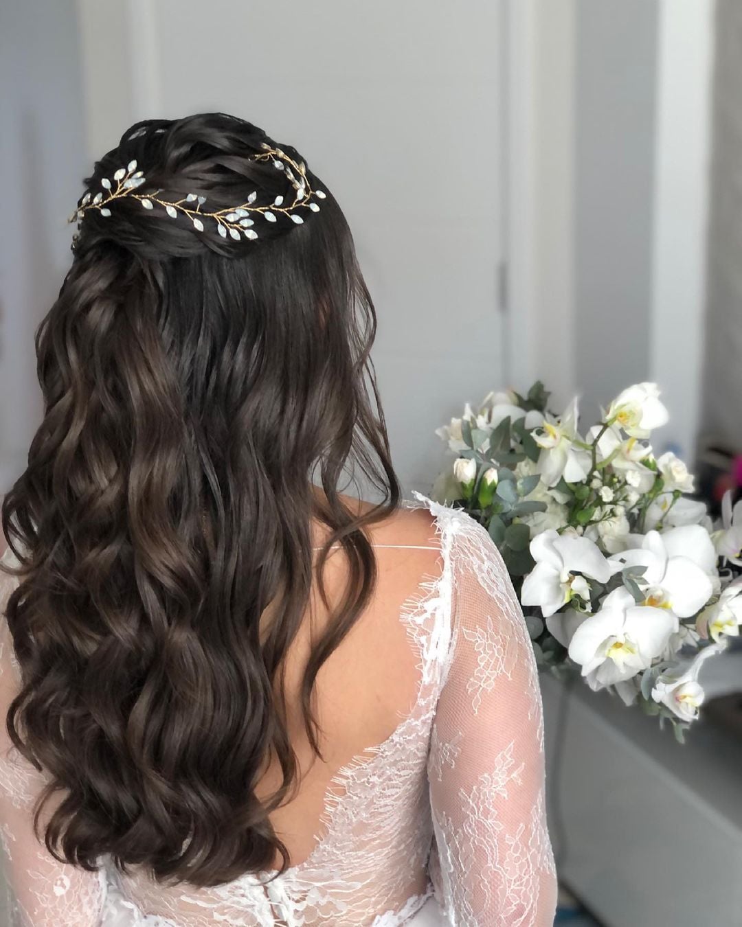 penteado noiva solto para casamento no campo