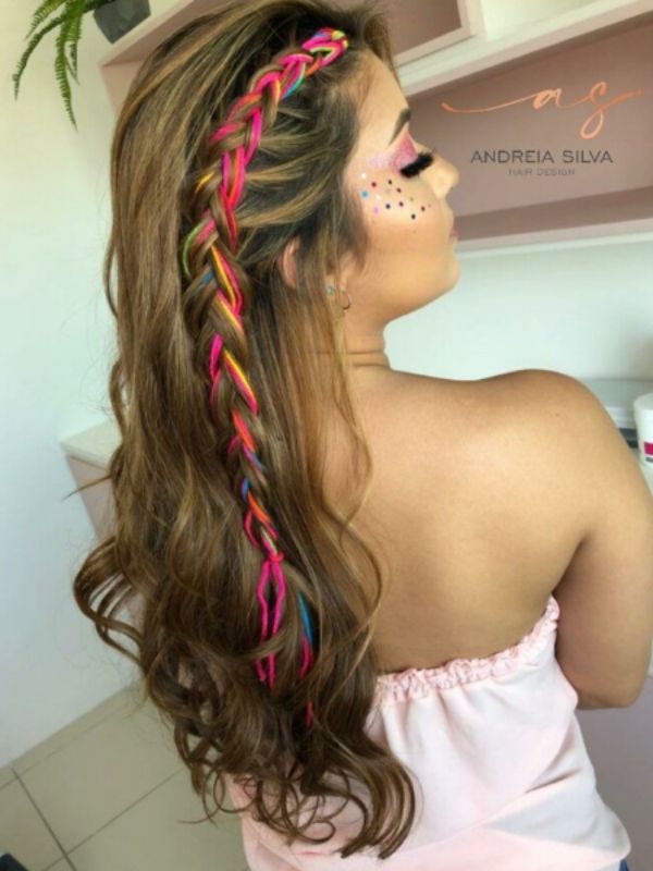 penteado junino cabelo solto com trança