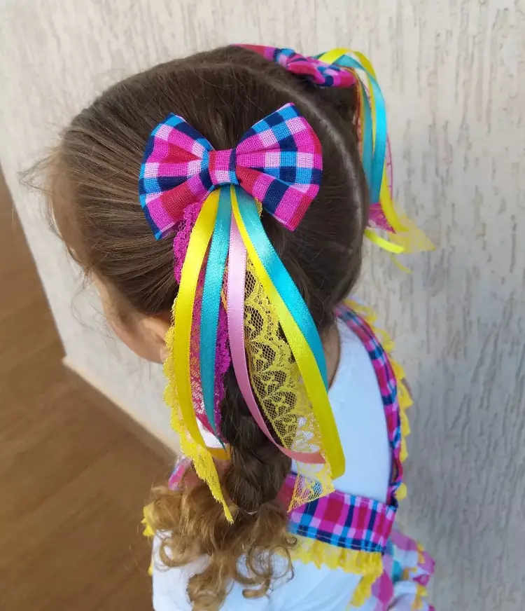 penteados para quadrilha cabelo cacheado criança