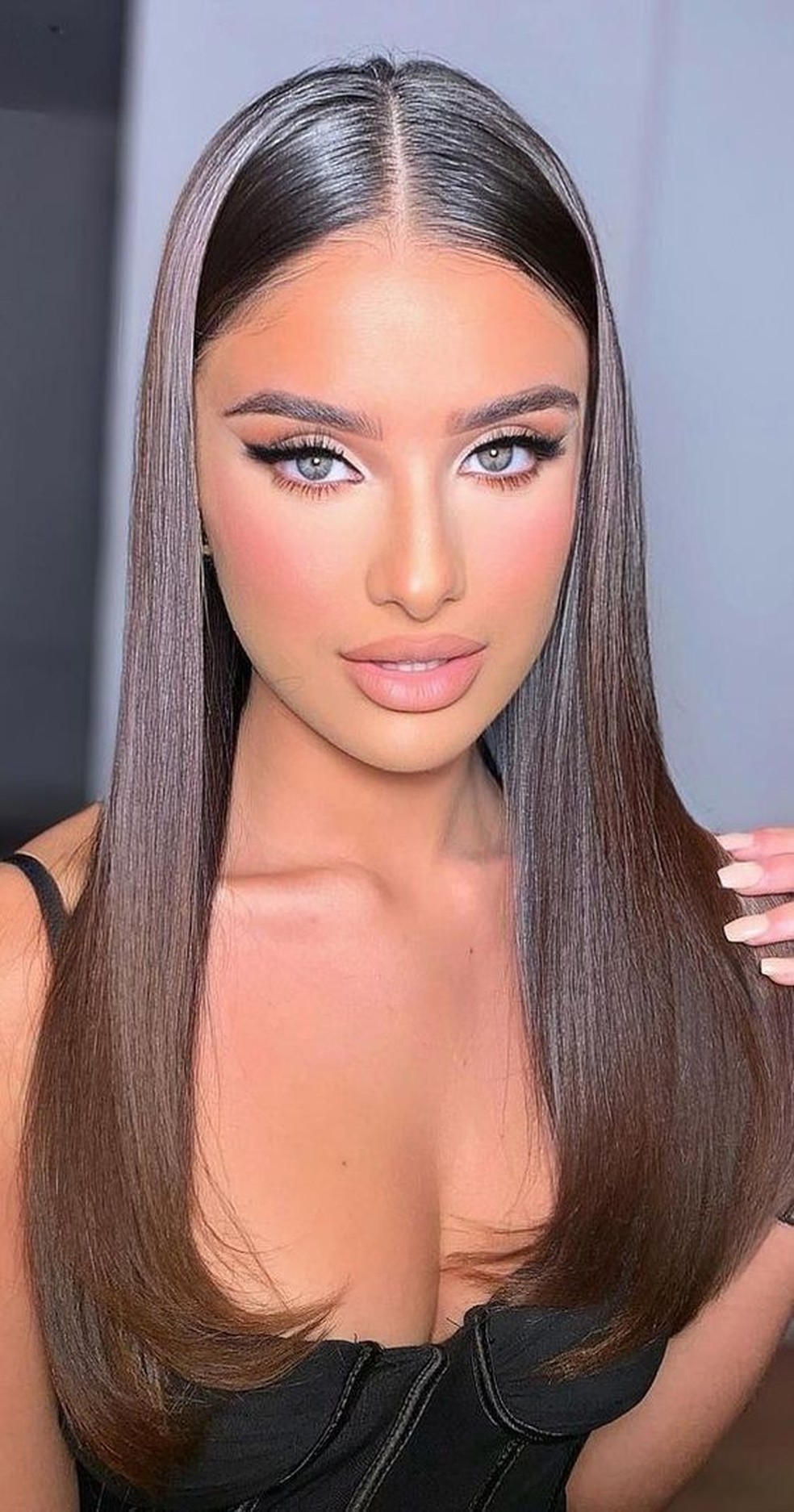 penteados para cabelo liso com franja