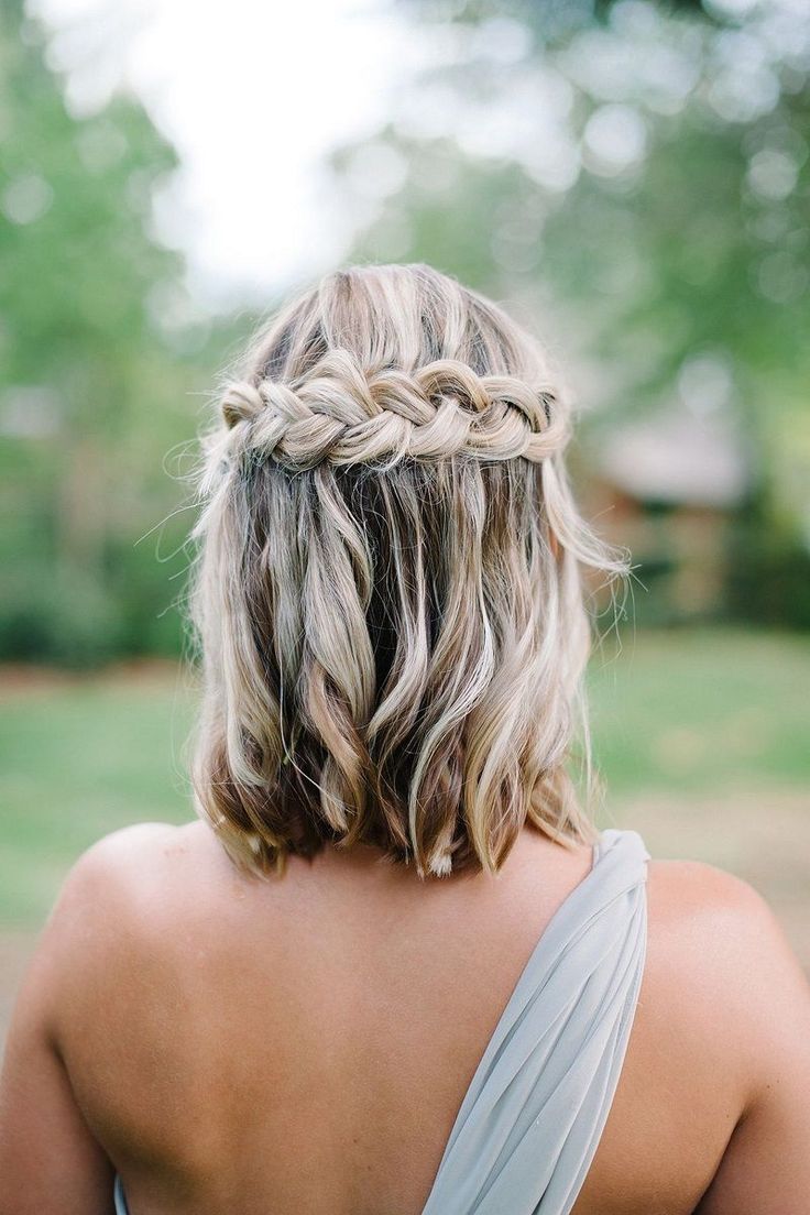penteado madrinha cabelo liso curto casamento