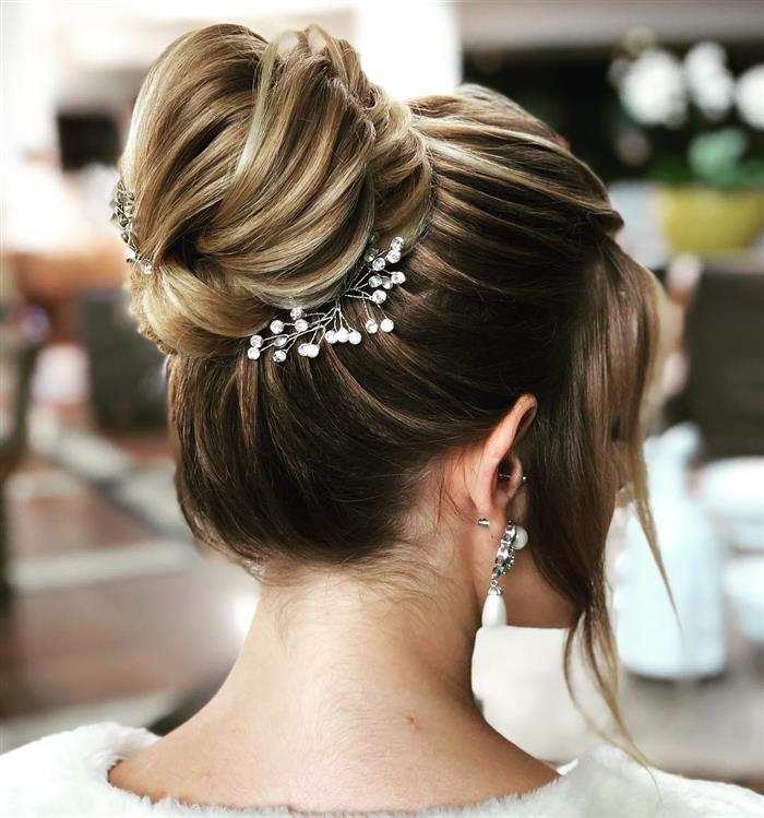 penteado elegante cabelo curto liso madrinha