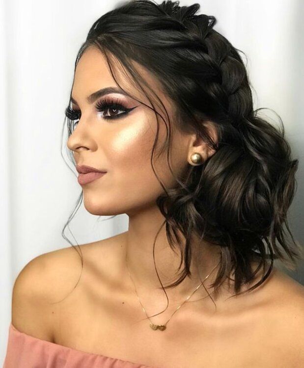 penteado para madrinha cabelo médio ondulado