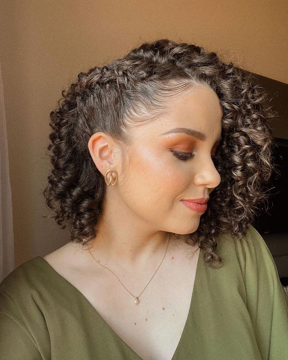 penteados para casamento cabelo cacheado curto