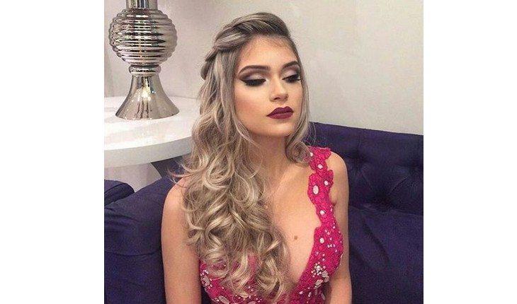 penteado madrinha cabelo solto cacheado