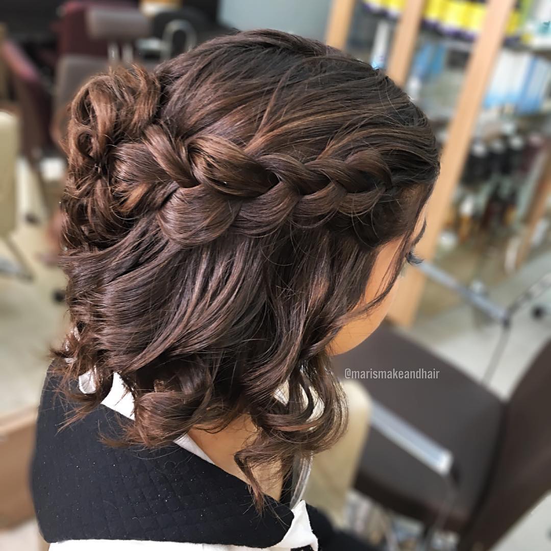 penteado mãe da noiva cabelo curto e repicado