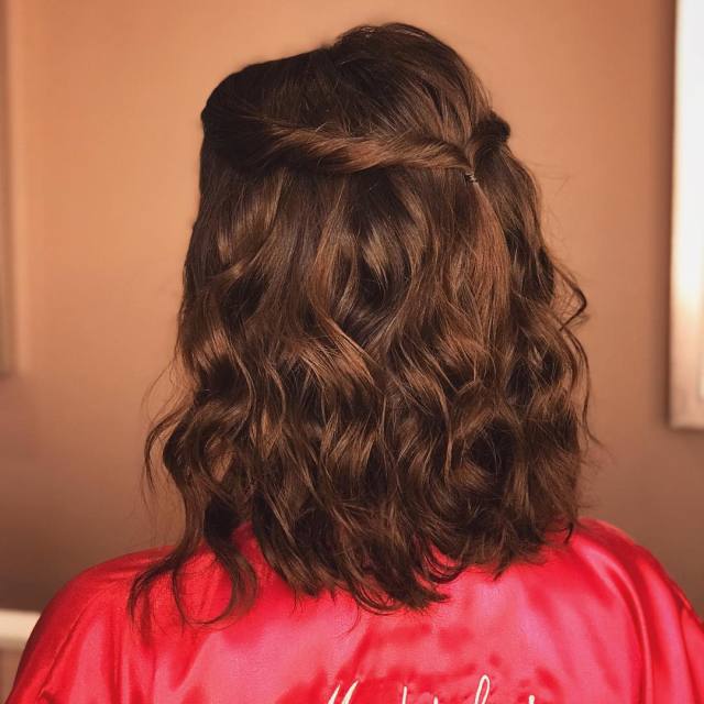 penteado para cabelo curto com franja