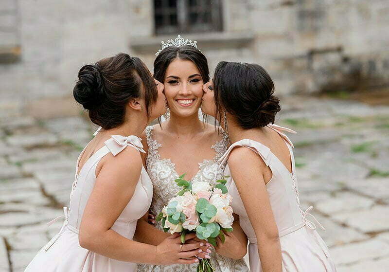 penteado para madrinha com véu