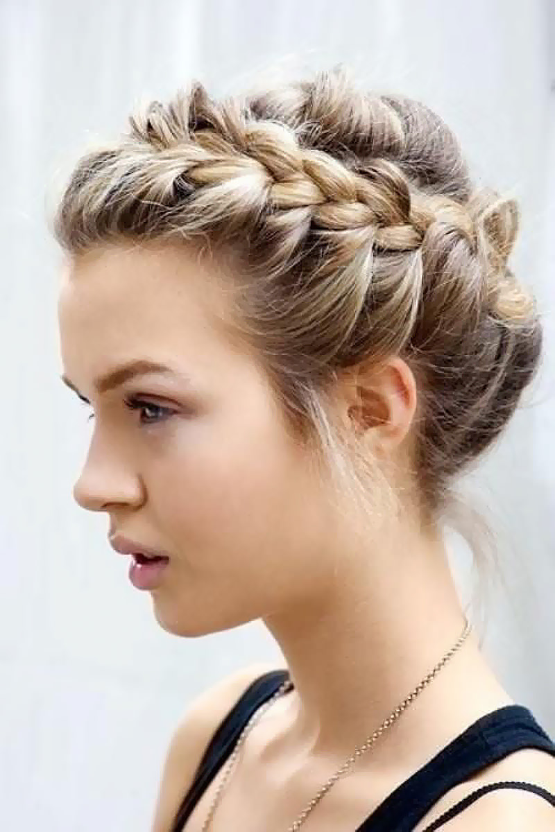 penteado elegante madrinha cabelo curto