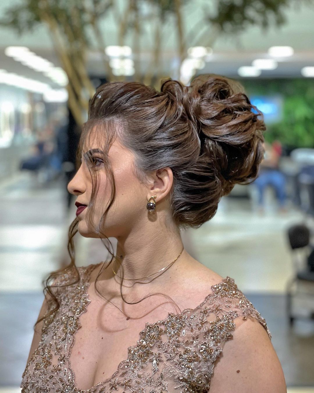 penteado madrinha coque cabelo médio