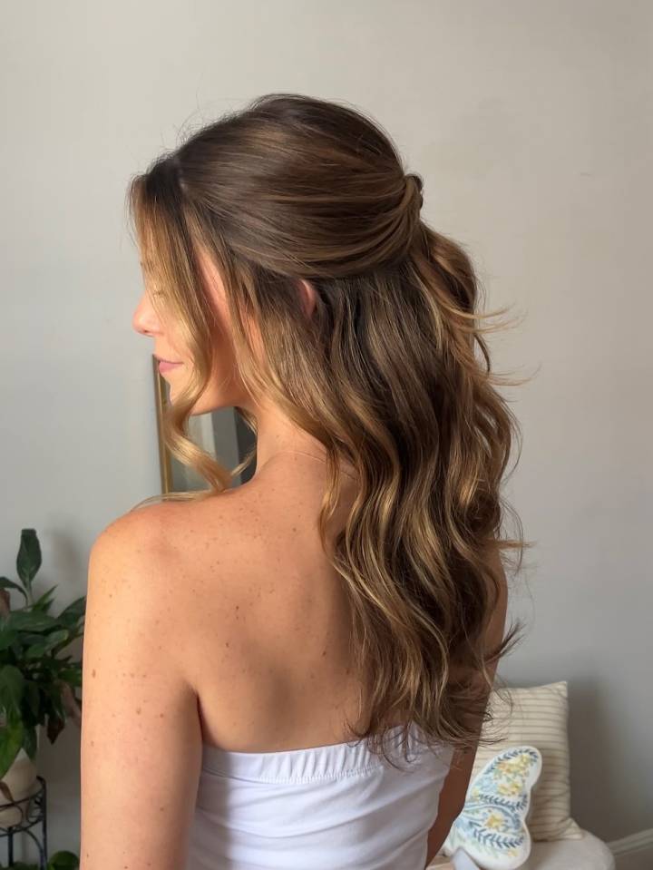 penteado semi preso com cachos soltos