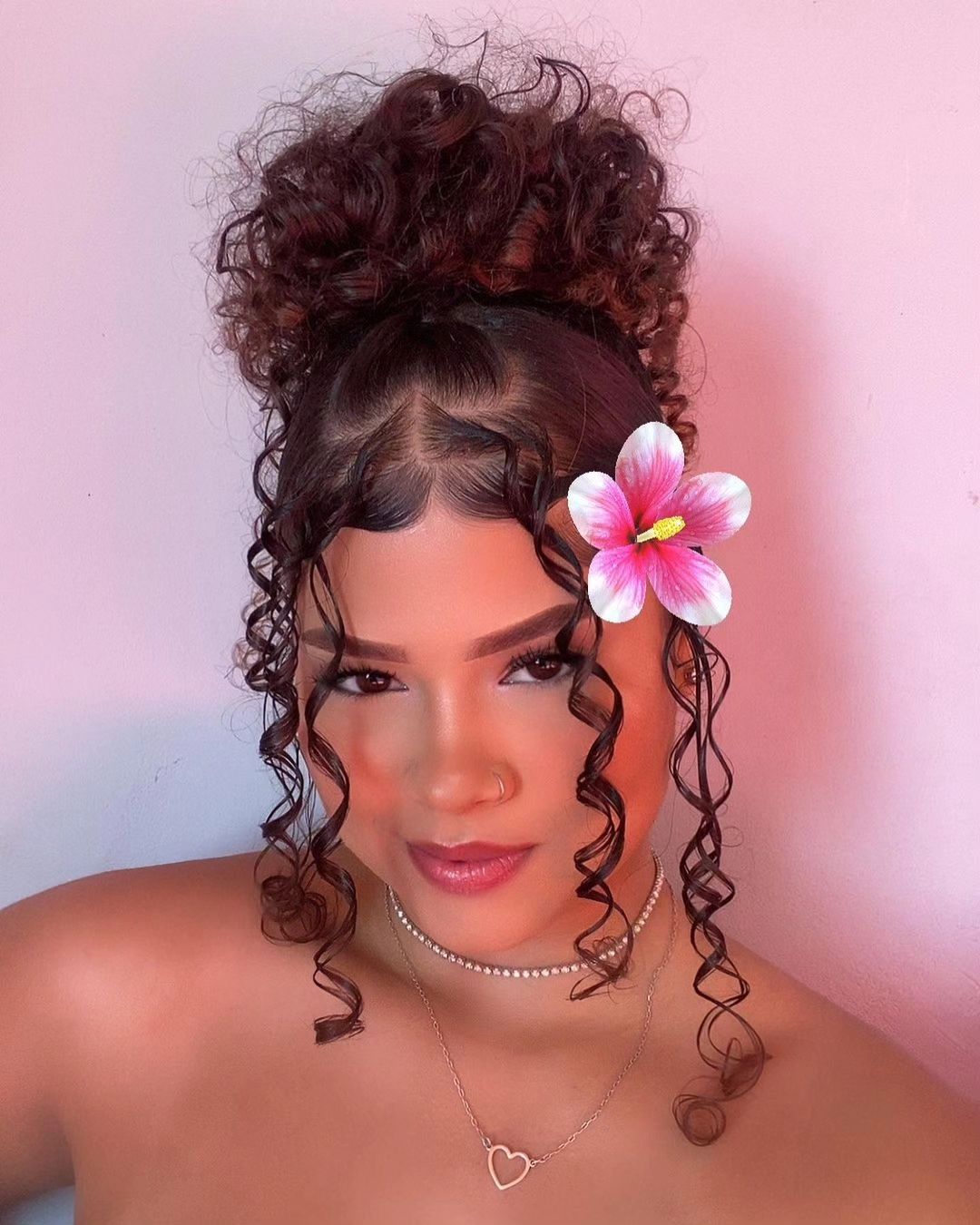 penteados para o trabalho cabelo cacheado