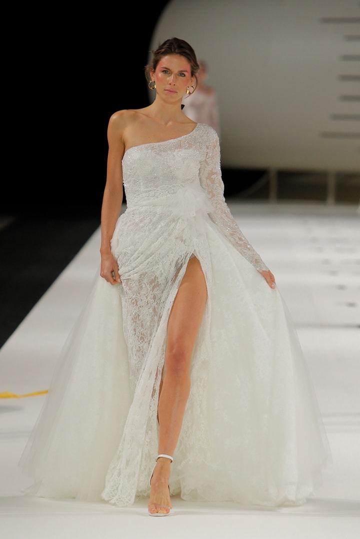 cabelo para vestido de um ombro só