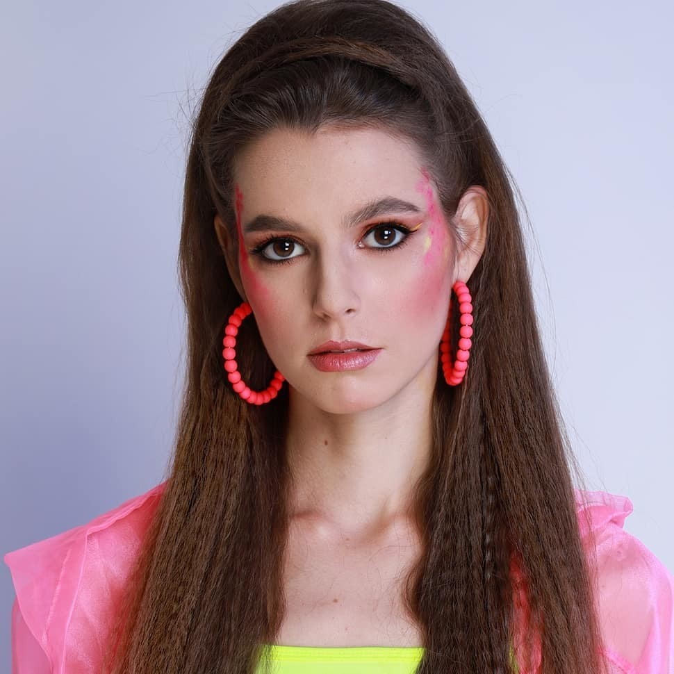penteados volumosos cabelo liso inspiração 80s