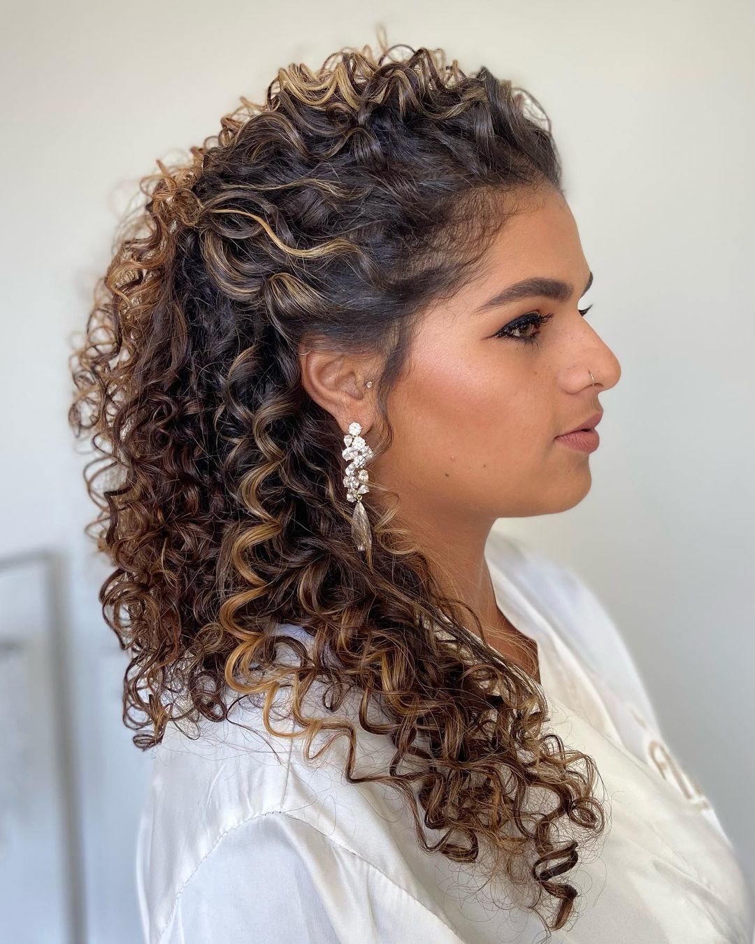 penteados para cabelo ondulado curto