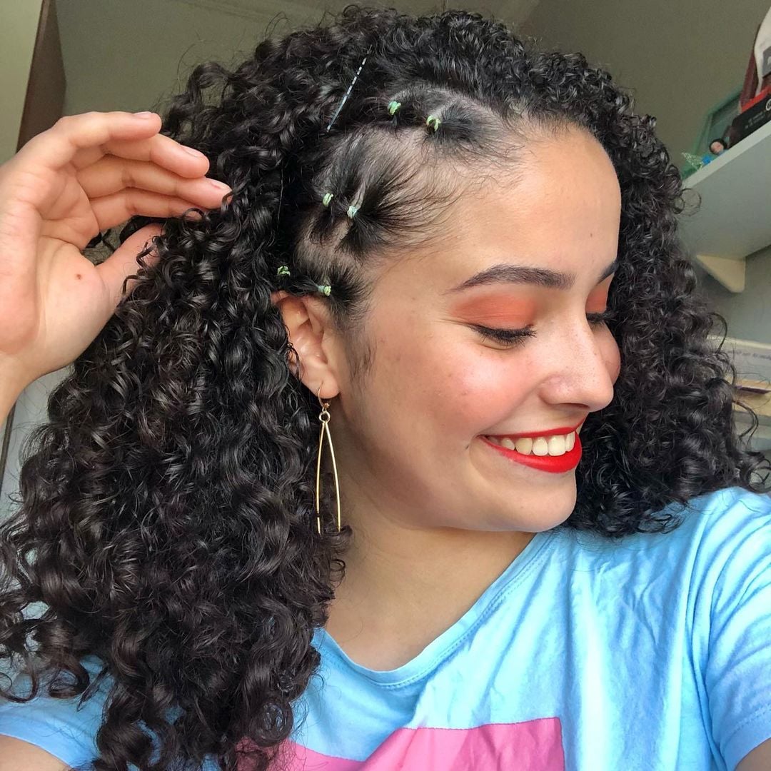 penteados para cabelo cacheado com liguinhas