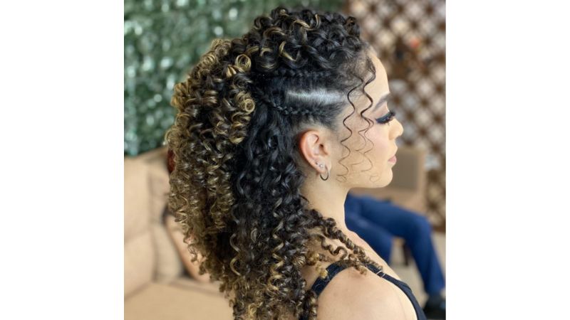 como estilizar cabelo cacheado