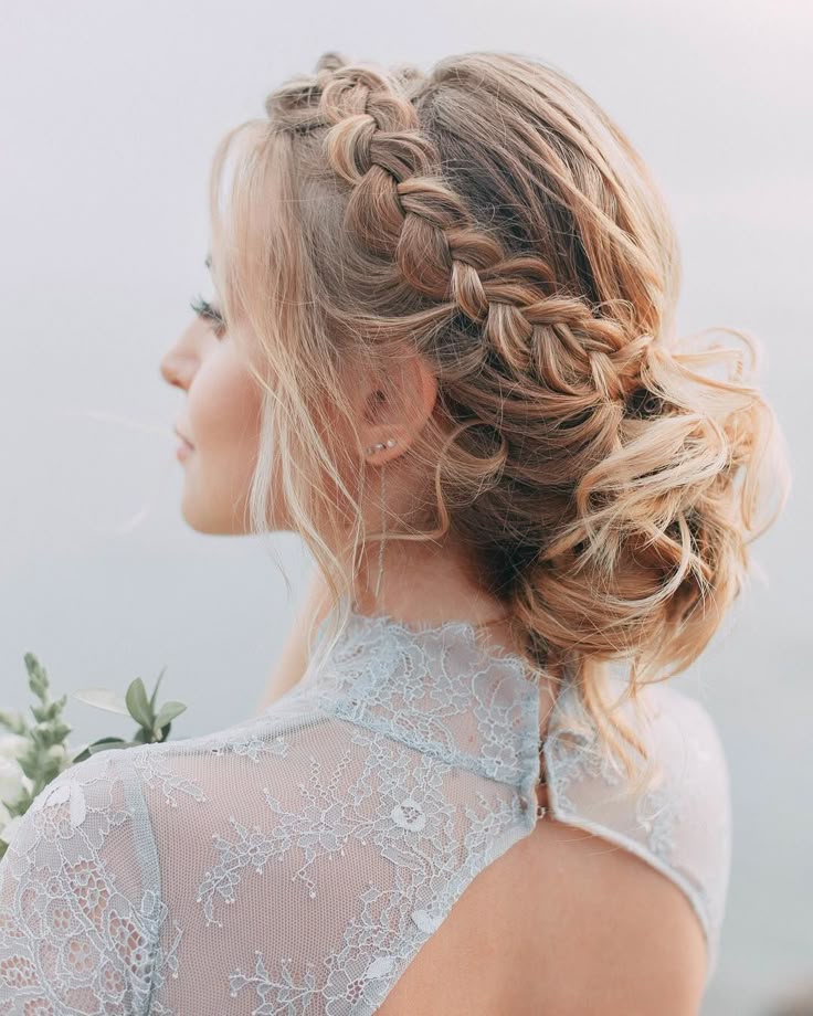 penteado madrinha casamento moderno