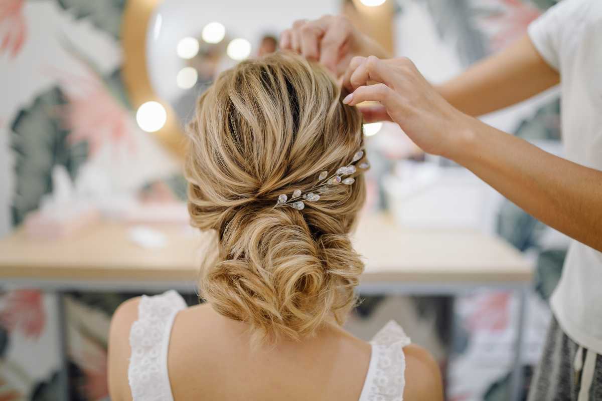 penteado mãe da noiva cabelo curto