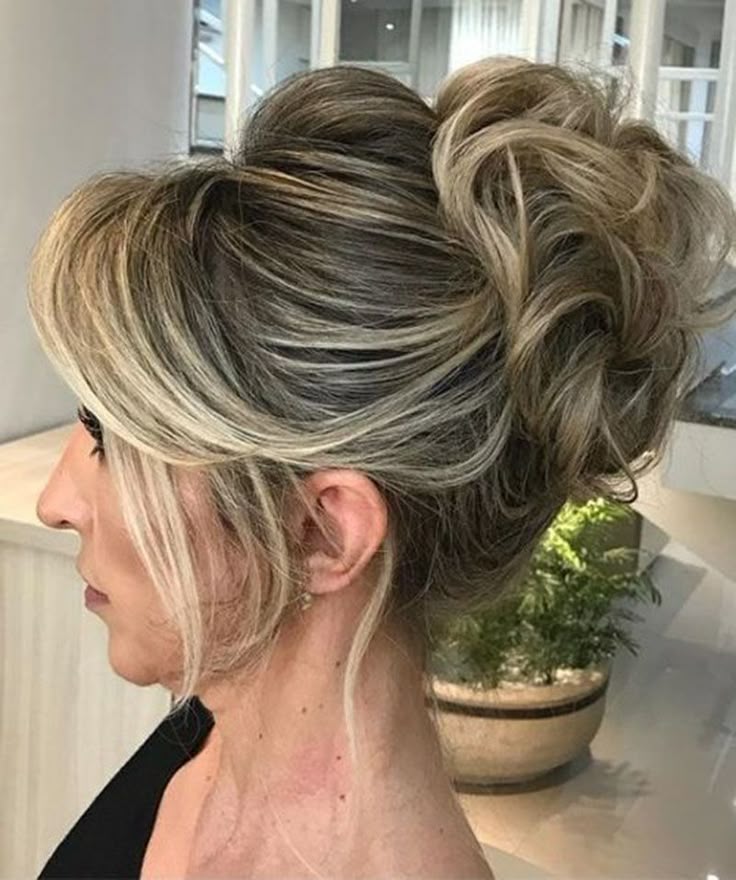 penteados para mães de noiva cabelo médio 2026