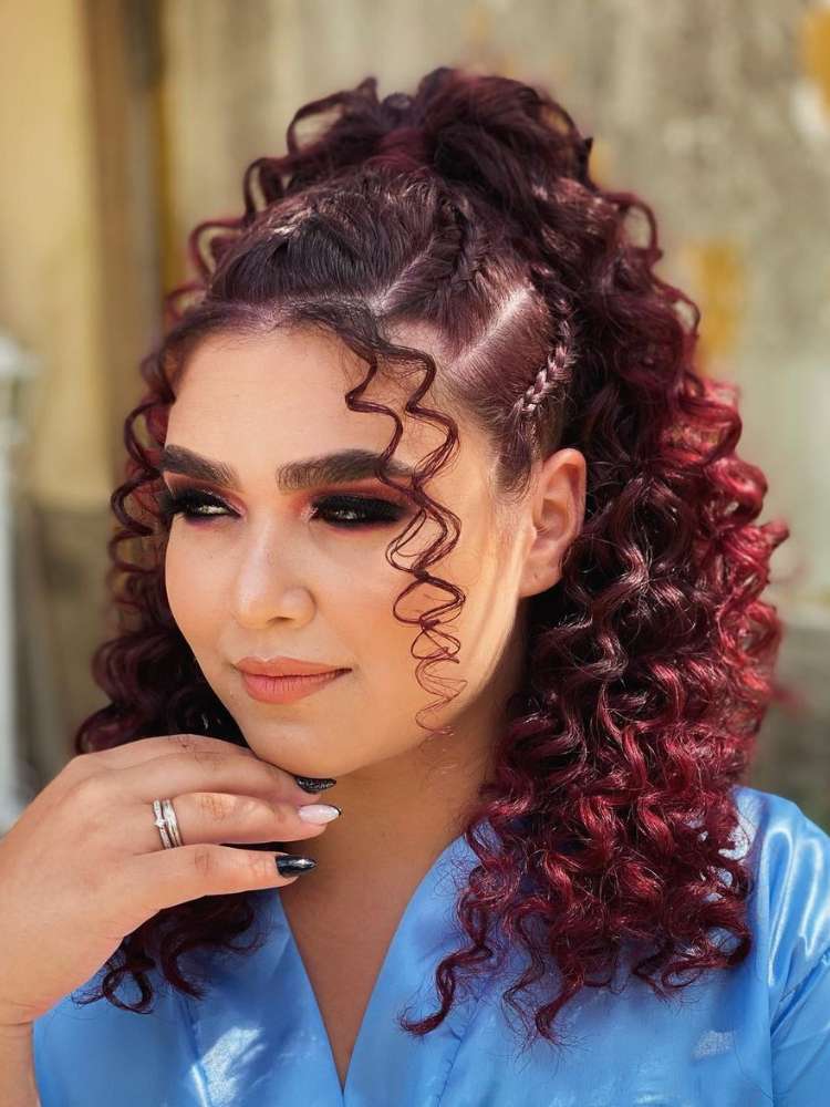 penteados para cabelo cacheado curto estilosos