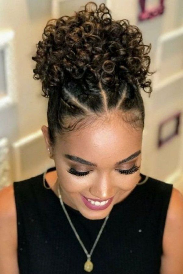 penteados para cabelo cacheado curto para noite