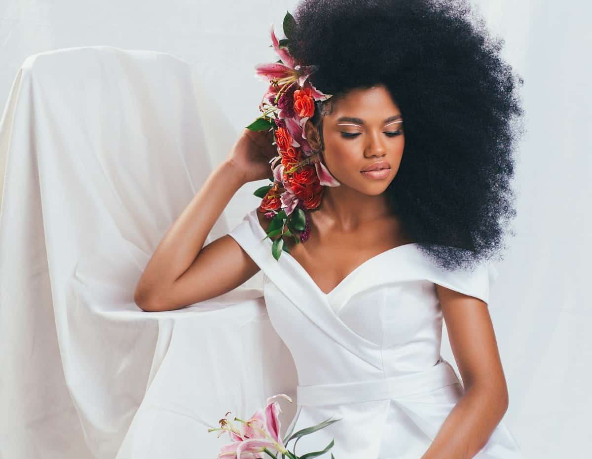 penteados presos cabelo cacheado casamento
