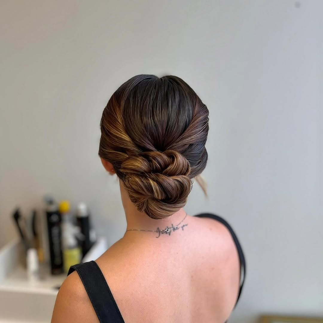 penteados para casamento convidada cabelo cacheado