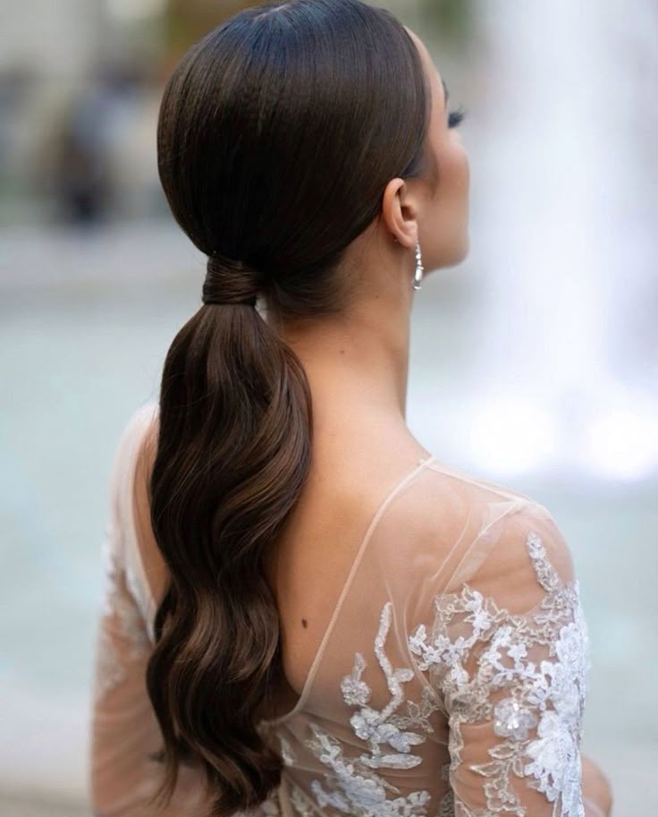 penteados simples para casamento convidada