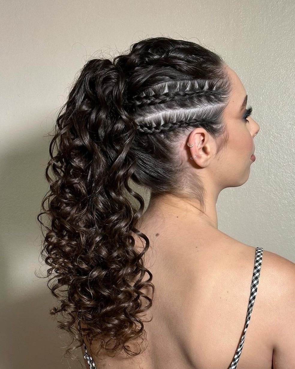 penteados para formatura cabelo ondulado