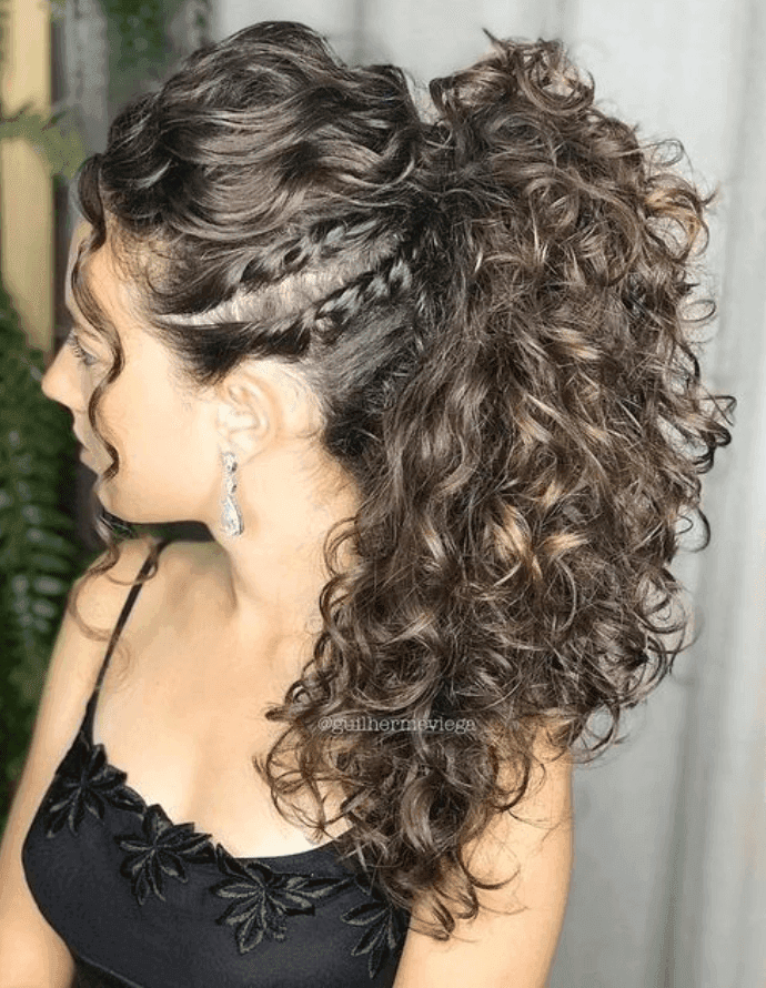 penteados formatura cabelo cacheado longo coque