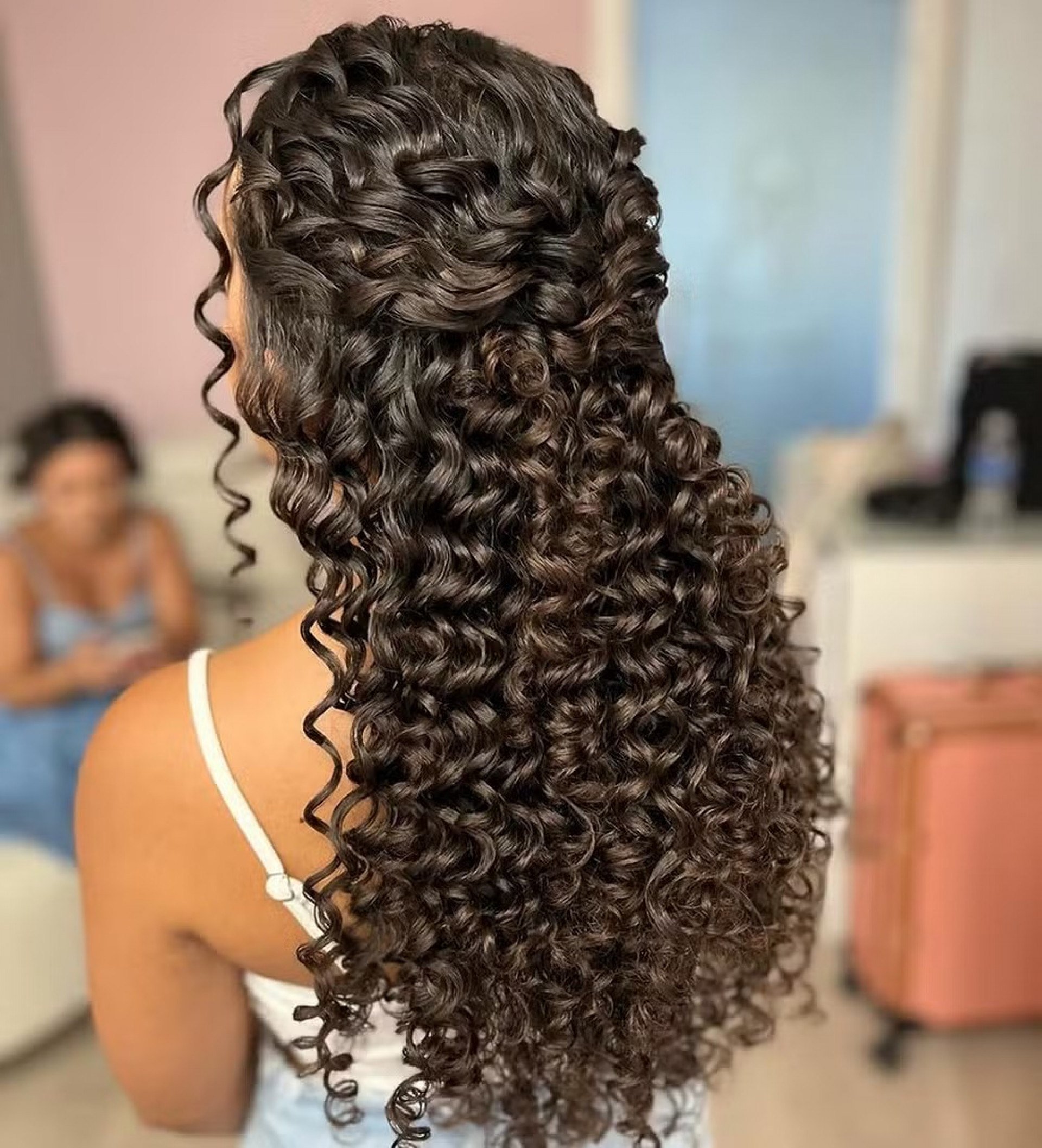 penteados formatura cabelo cacheado longo 2026