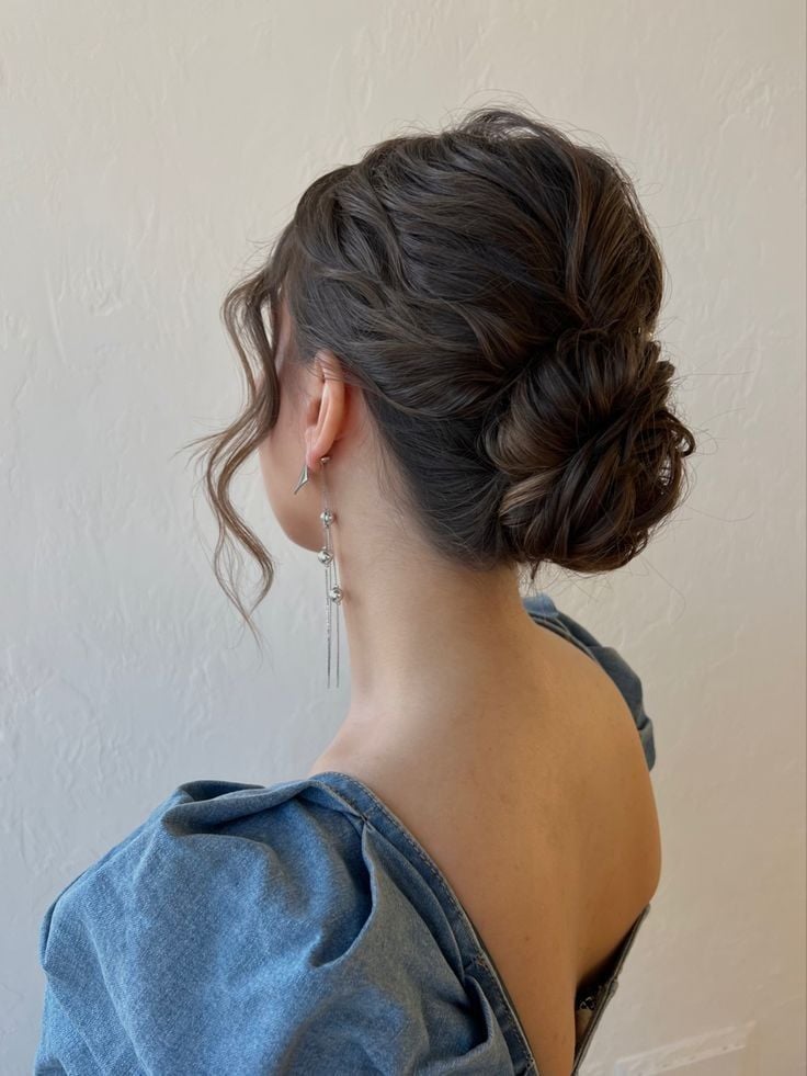 penteados para madrinha cabelo médio para afinar o rosto