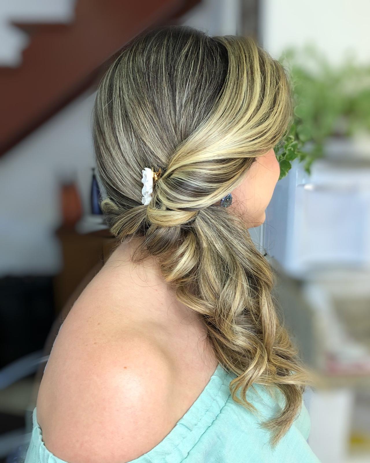 penteados para madrinha cabelo médio semi-preso