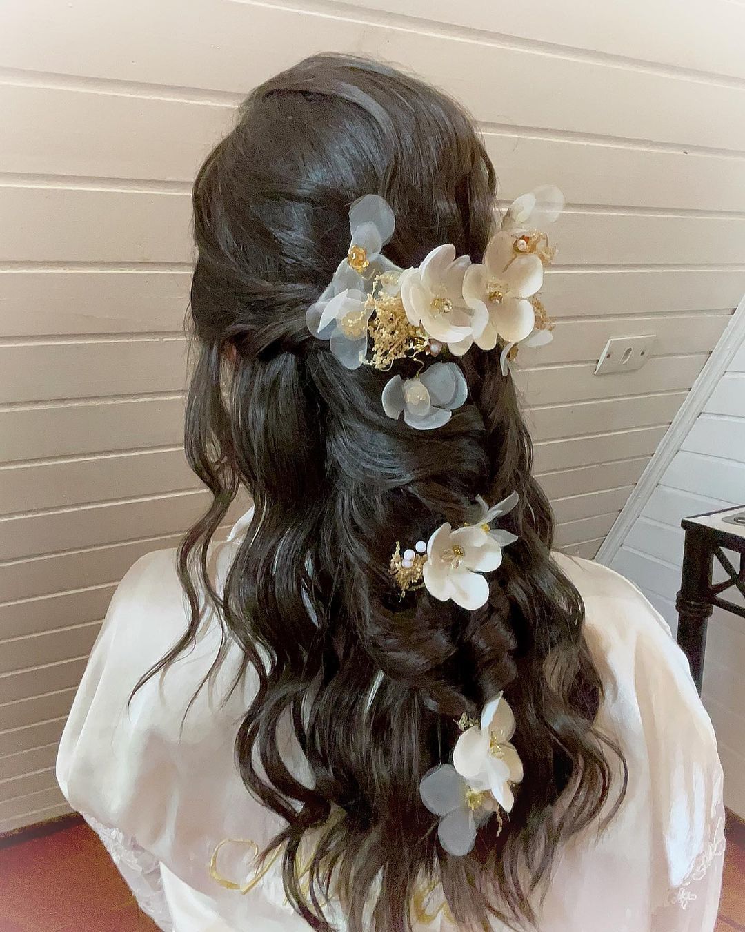 penteado madrinha casamento cabelo cacheado longo